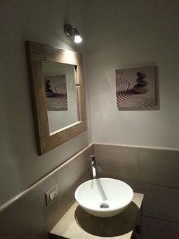 Bed & Breakfast Airport Deluxe 2*